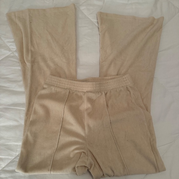 Aerie Groove-On Rib Velour Flare Pant - Picture 3 of 4
